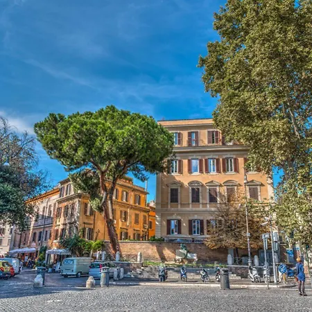 O La Civetta Di Trastevere B Konukevi Roma